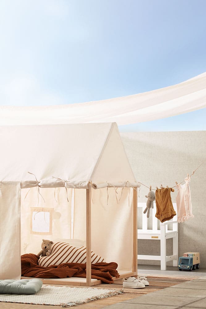 Cabane de jeu en tissu blanc cassé et bois naturel l Kids Concept