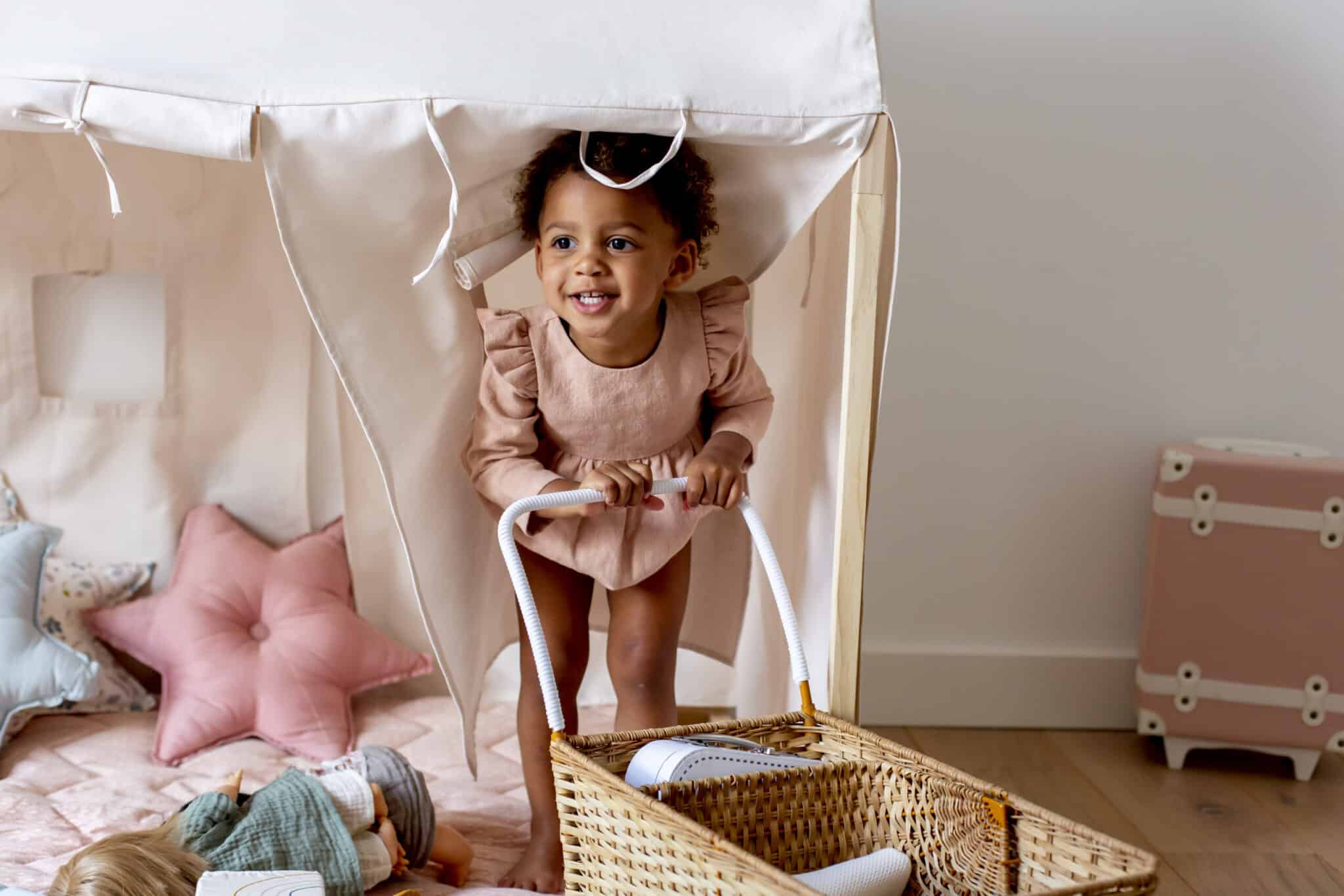 Cabane de jeu en tissu blanc cassé et bois naturel l Kids Concept