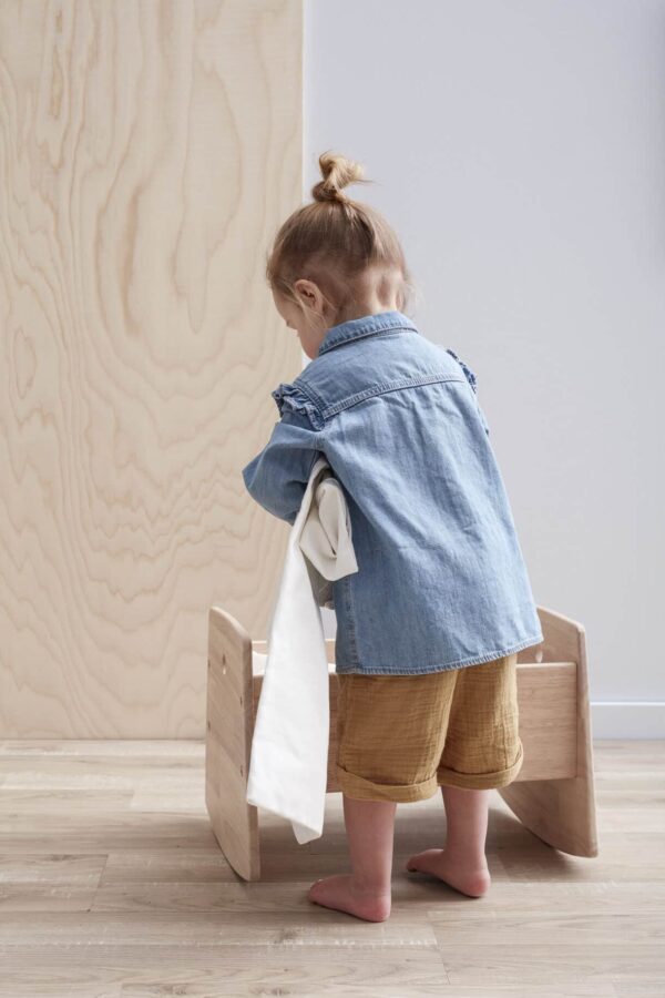 berceau-a-bascule-en-bois-poupee-kids-concept