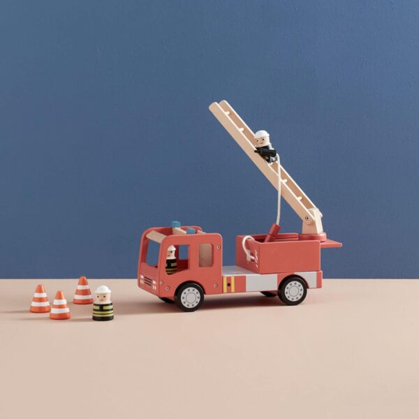 camion-de-pompier-en-bois-aiden-kidsconcept