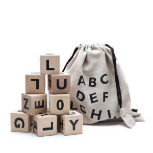 cubes-en-bois-alphabet-noir-ooh-noo