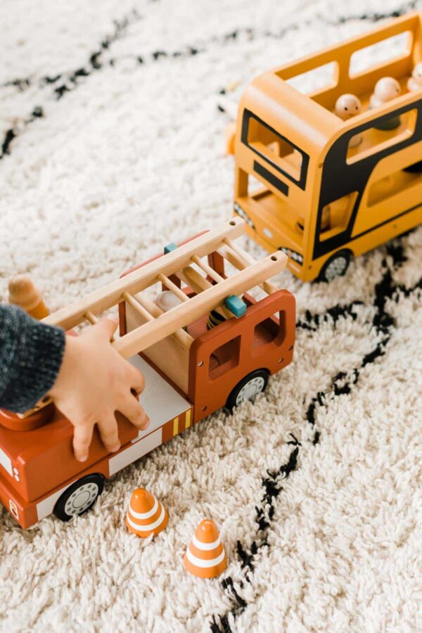 camion-de-pompier-autubus-en-bois-kids-concept