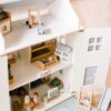 grande-maison-de-poupee-a-etages-little-dutch