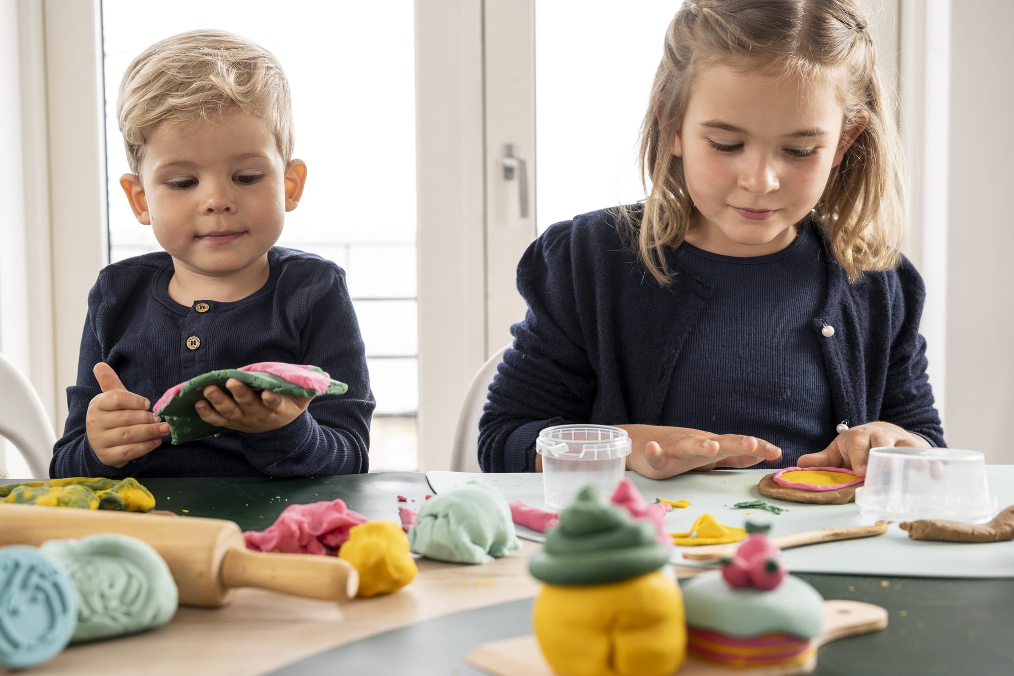 Table d'activités pâte à modeler